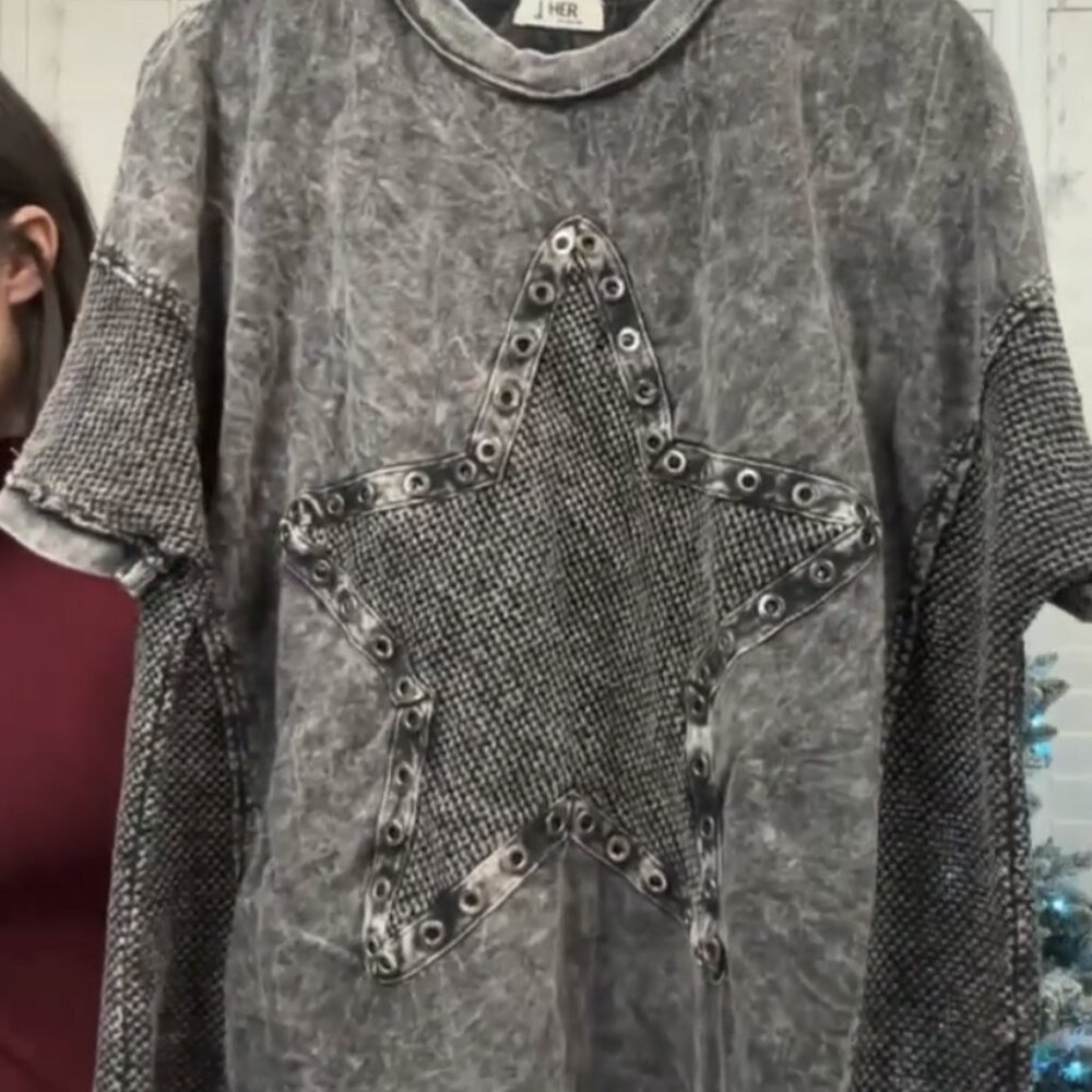 NWT LADIES SIZE S J. HER GRAY BLACK MINERAL WASH GROMMET STAR SHORT SLEEVE SHIRT